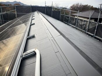 関市内で超低汚染リファイン500JY-M-IRを使用して屋根塗装しました　